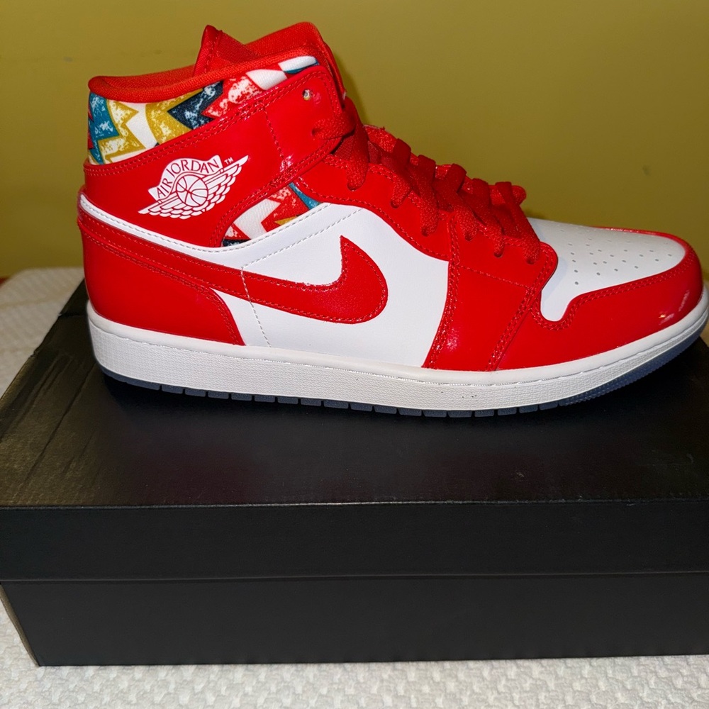 Jordan Athletic Shoes Red and White(Barcelona’s)